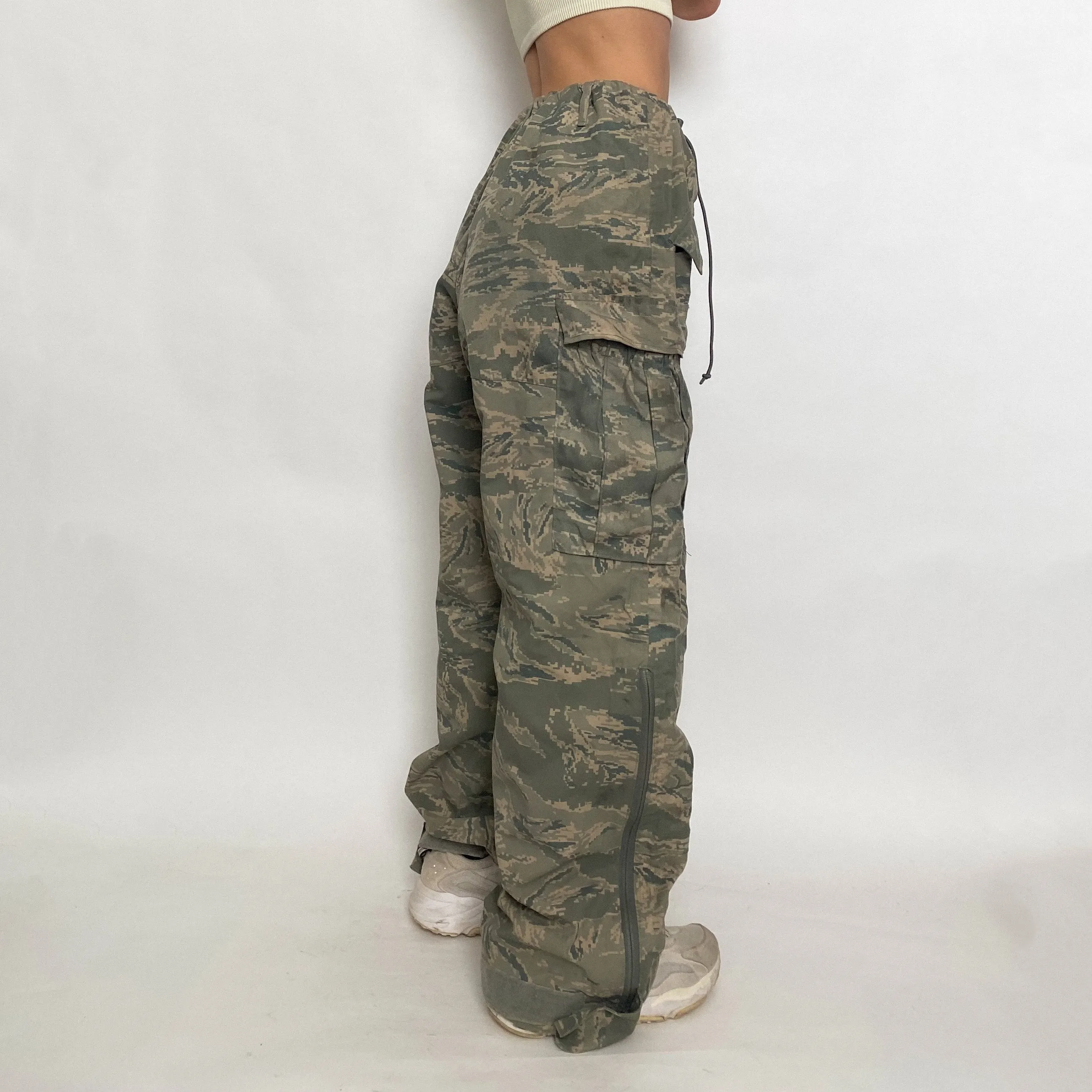 camo bungee nylon pants - medium