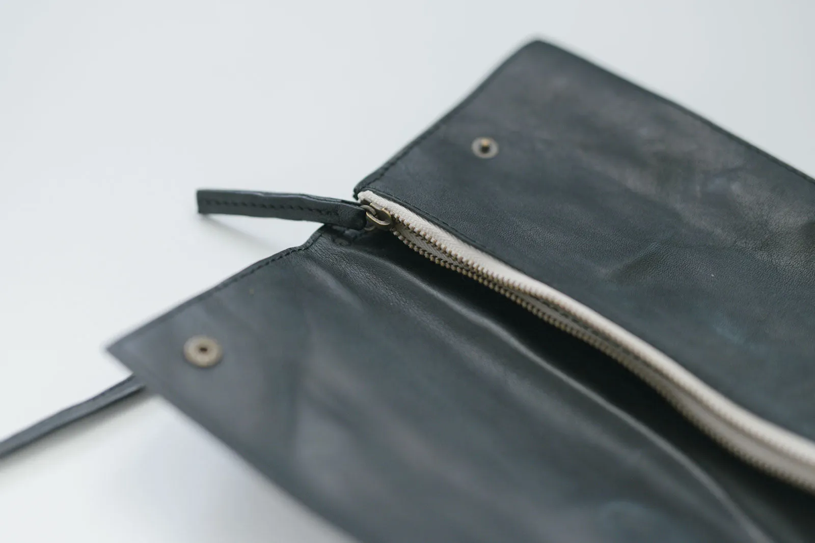 【SALE】 HAU ポーチ”noir” ブラック