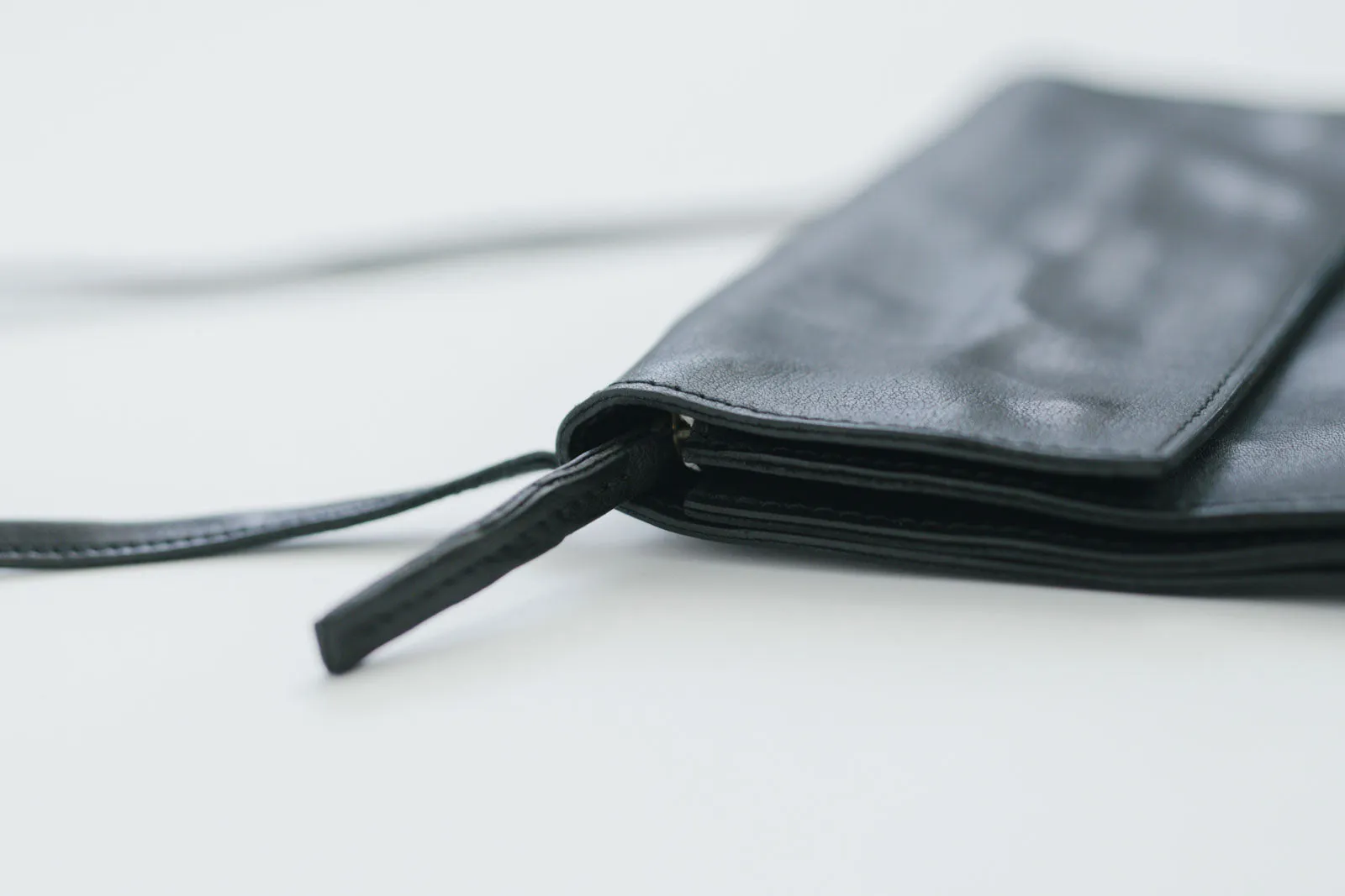 【SALE】 HAU ポーチ”noir” ブラック