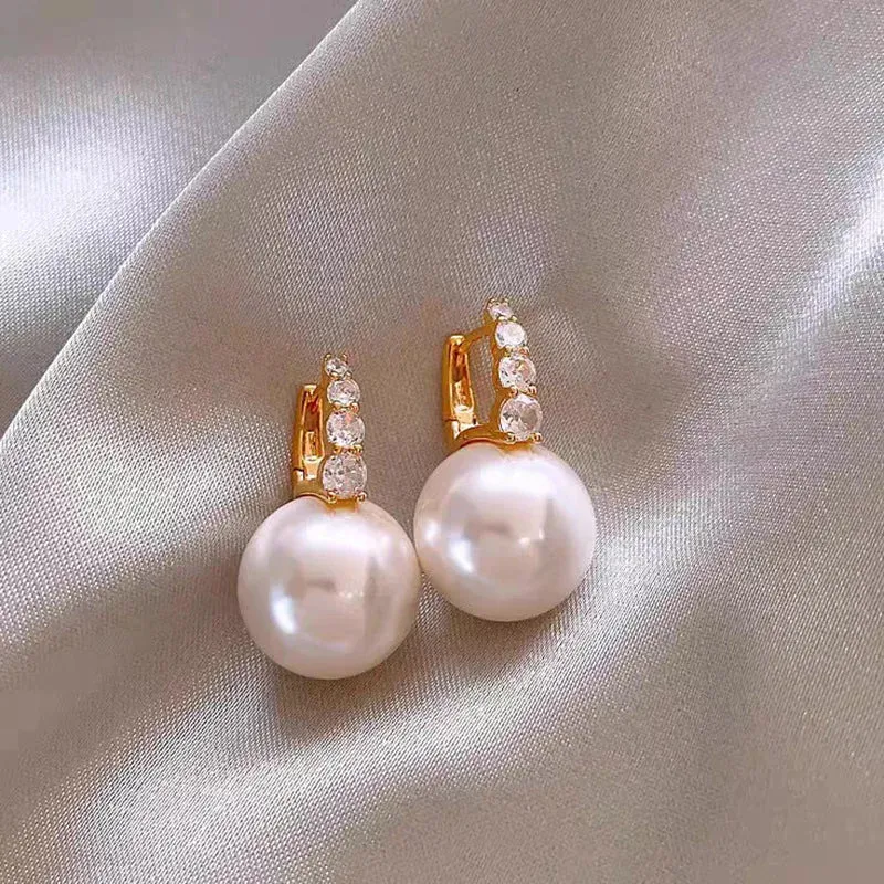 South Fashion Light Luxury Simple Classic Pearl Women Birthday Party Gift Stud Earring