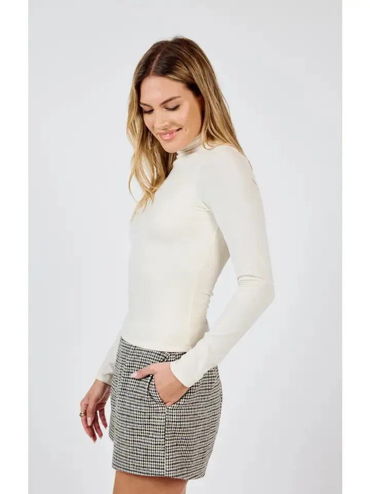 TURTLENECK TOP